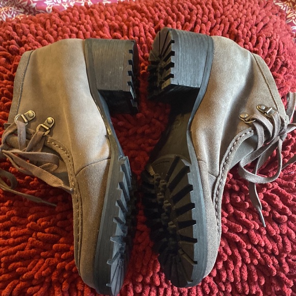 VON DUTCH (NWOB) Grey Suede Booties-Size 8.5M - Picture 3 of 7